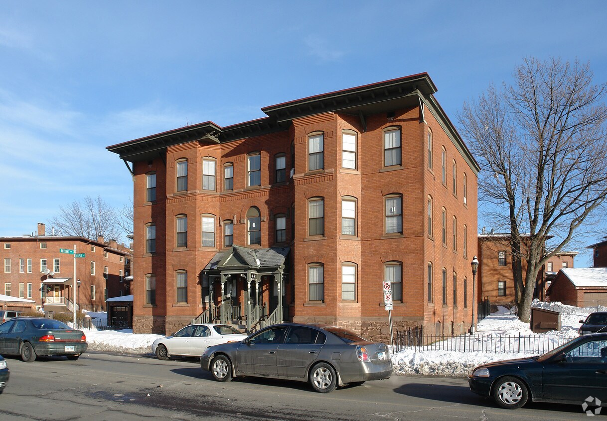 Primary Photo - 54-58 Maple Ave