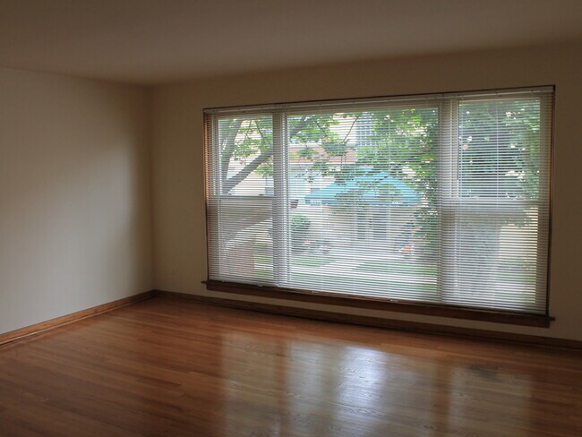 Foto del edificio - 10519 S Artesian Ave