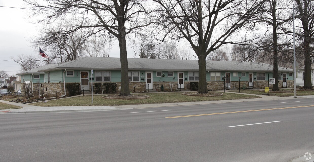 Foto principal - 8015 N 30th St