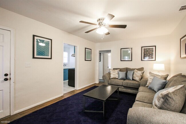 Foto del edificio - 2 br, 1 bath Duplex - 1319 East 53rd Street