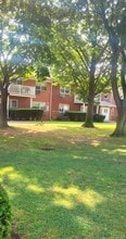 115-15 Hemlock Dr