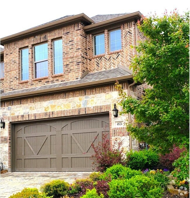 Building Photo - 4824 Pasadena Dr
