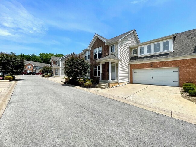 Foto del edificio - Clifton Heights Townhome!