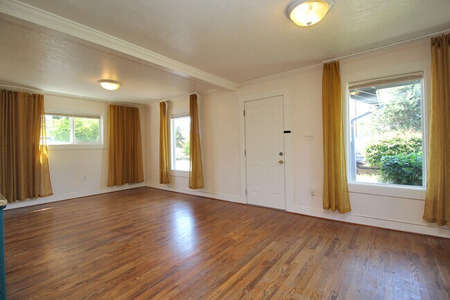 Building Photo - 7014 SE 83rd Ave