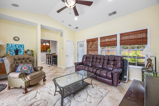 Building Photo - 1903 Dundalk Rd