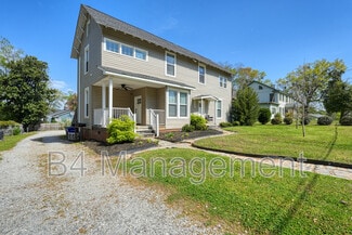 Building Photo - 654 Ravenel St