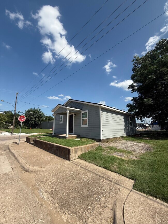 Foto del edificio - 1702 Pueblo St