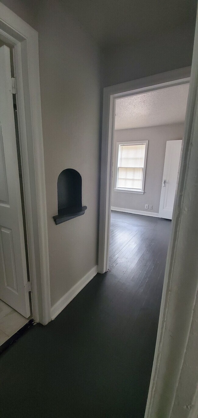 Foto del edificio - Renovated Bungalow w/ Semi Finished Basement