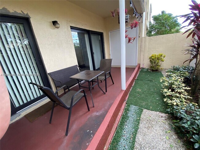 Building Photo - 8806 SW 130th Ct