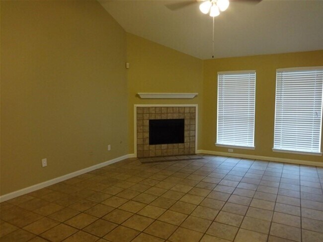 Foto del edificio - 1423 Hunter Green Ln