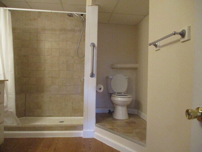 Building Photo - 124 Hibiscus Dr