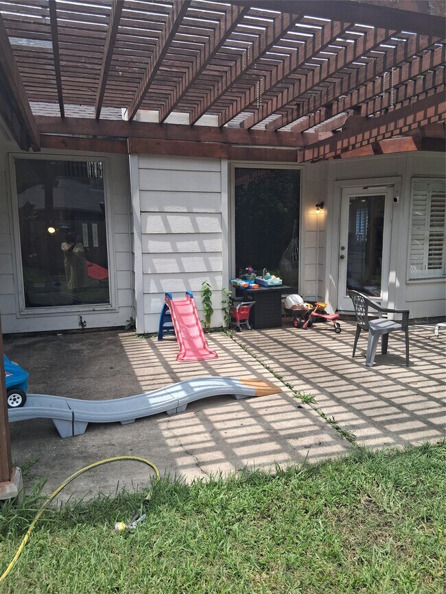 Foto del edificio - 7915 Wolfield Ln