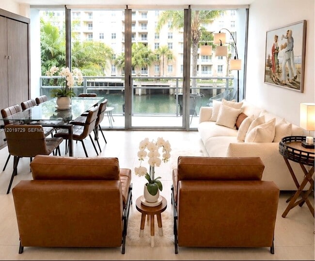 Foto del edificio - 2950 NE 188th St