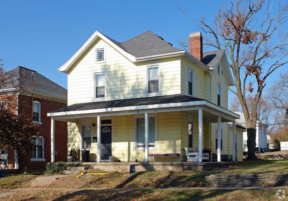 328 W Church St, Oxford, OH 45056 Apartments in Oxford, OH