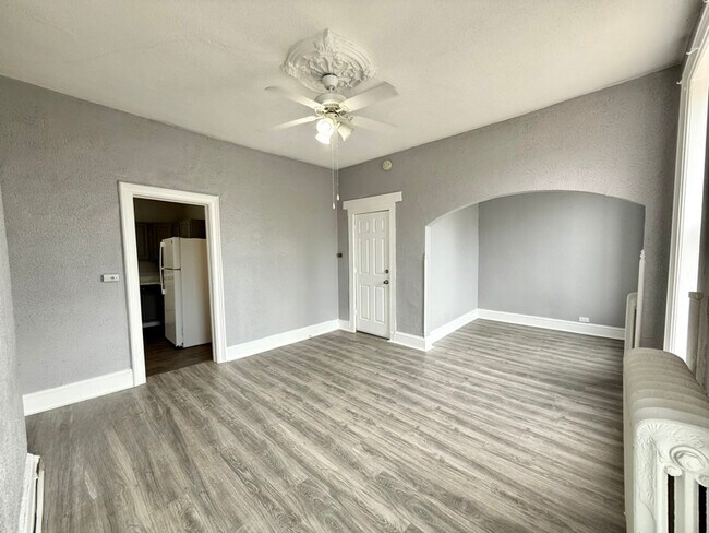 Foto del edificio - 4 Riverside Ave