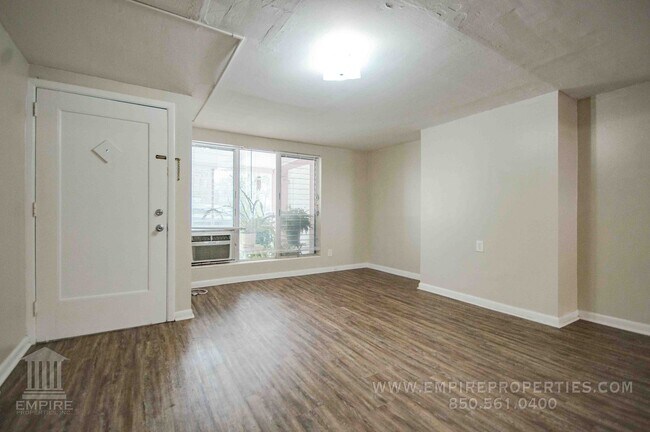 Building Photo - Midtown Studio in Historic House