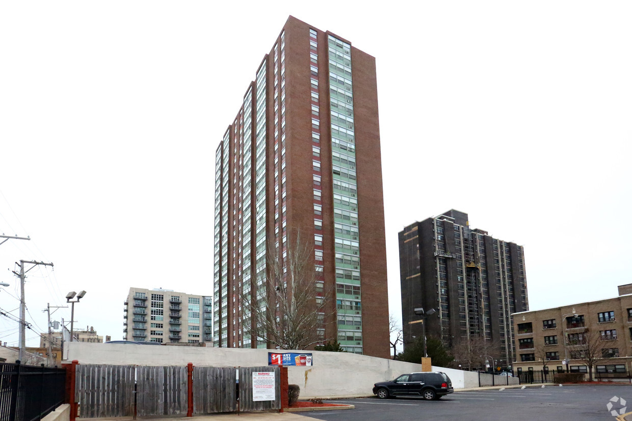 Building Photo - Eastwood Towers