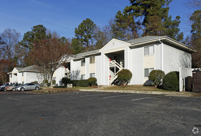 Foto del edificio - Walnut Woods Apartments