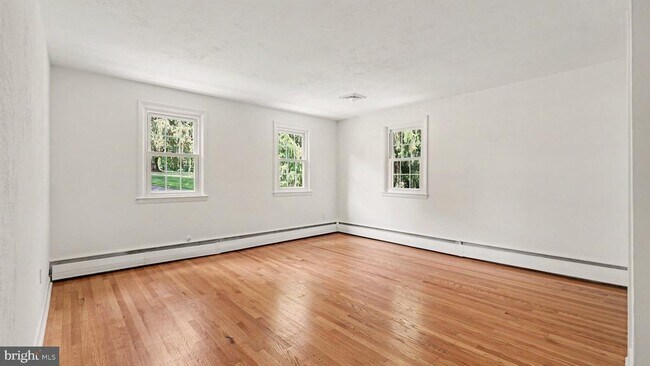 Foto del edificio - 31 Beacon Hill Ct