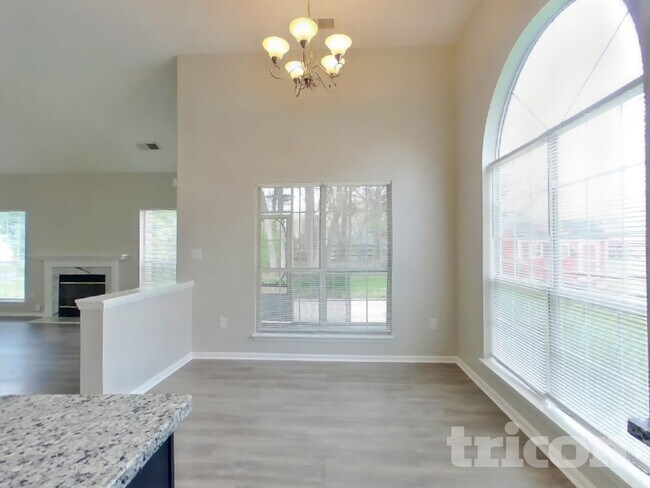Building Photo - 11901 Harris Pointe Dr
