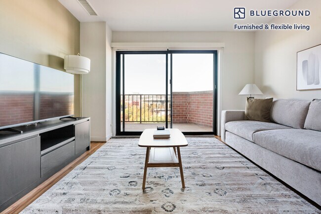 Foto del edificio - 2500 Clarendon Blvd