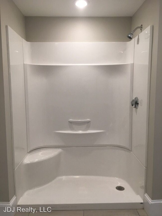 Building Photo - 62 Oakland Ave