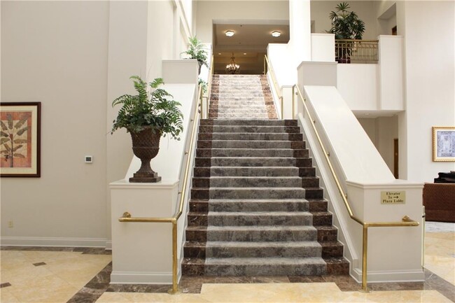Foto del edificio - 1280 W Peachtree St NE