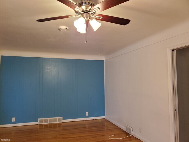 Building Photo - 3 br, 1 bath House - 23816 Donald Ave
