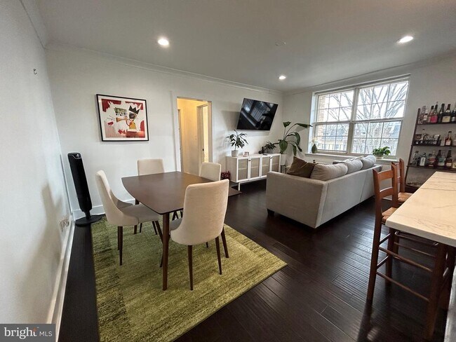 Foto del edificio - 939 Longfellow St NW