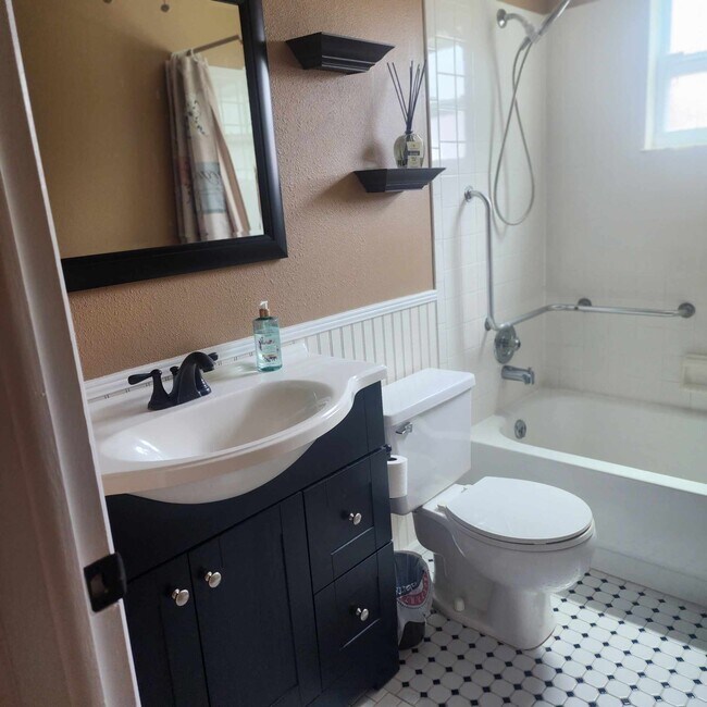 Foto del edificio - 3142 Carlsbad St