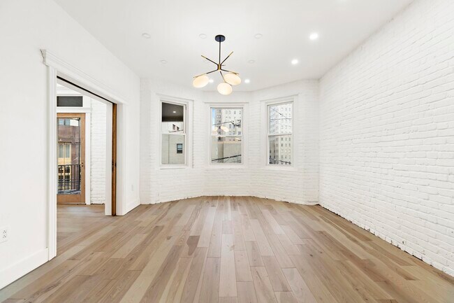 Foto del edificio - 121 Clifton Pl