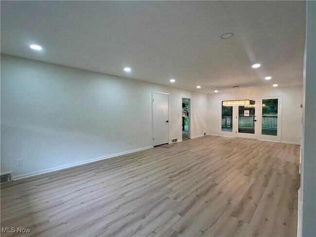 Foto del edificio - 2331 Milton Rd
