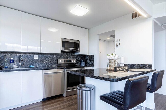 Foto del edificio - 2781 Taft St