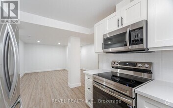 Building Photo - 283 Porter St