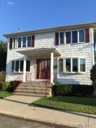 Primary Photo - 16 Cornelia St