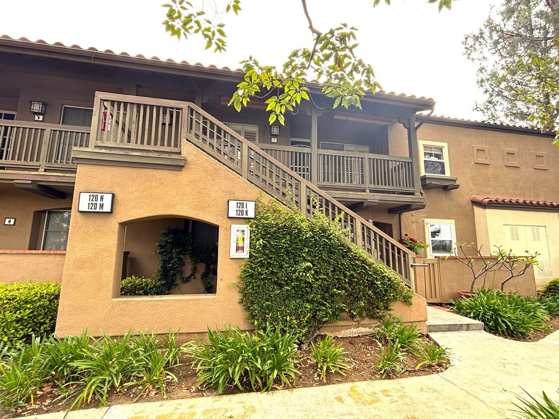 Primary Photo - Stylish Upstairs Condo Next to Peter's Canyon