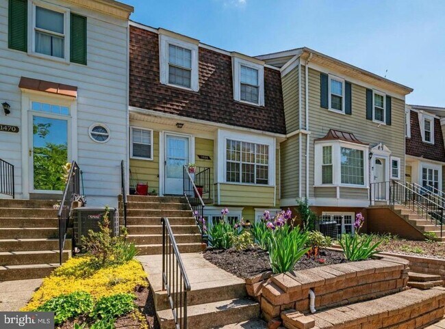 Building Photo - 1468 Lowell Ct