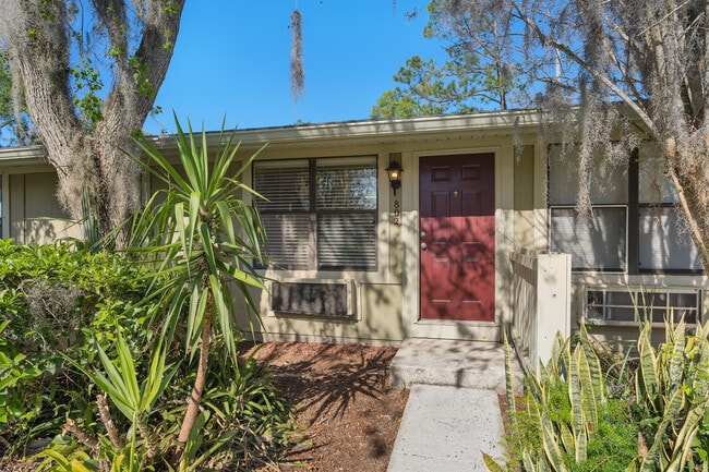 Building Photo - Pinellas Pines