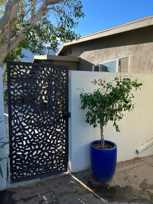 Building Photo - 573 S Calle Palo Fierro