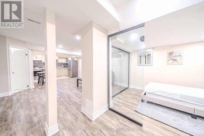 Building Photo - 3145 Countess Crescent