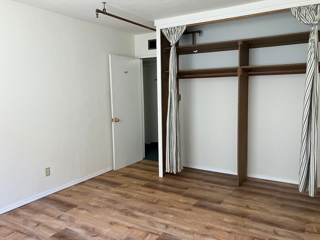 Primary Photo - 2531 Benvenue Ave