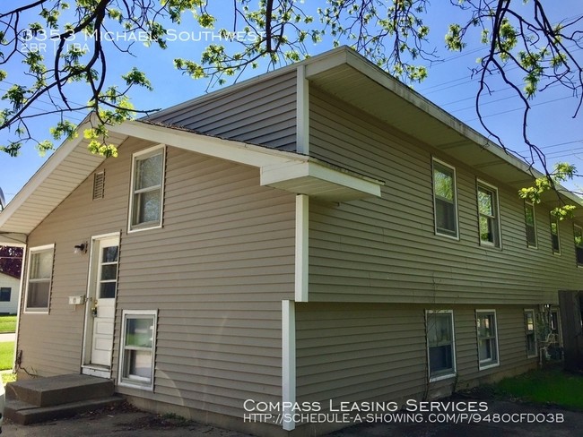 Building Photo - 3353 Michael Ave SW
