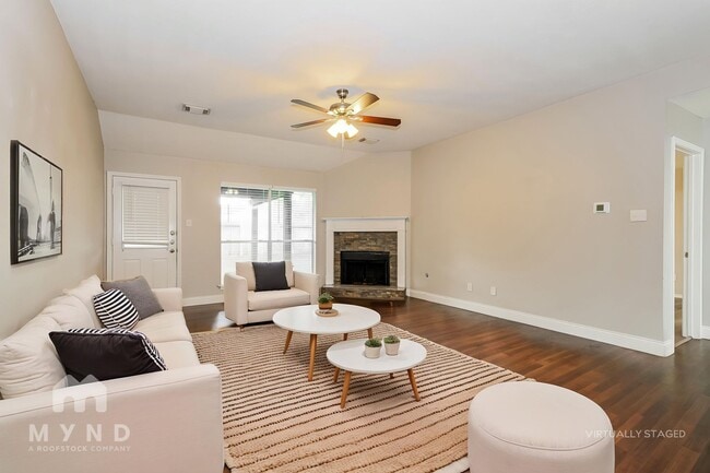 Building Photo - 12035 Thornecrest Dr