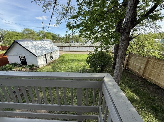 Building Photo - 415 9th Ave