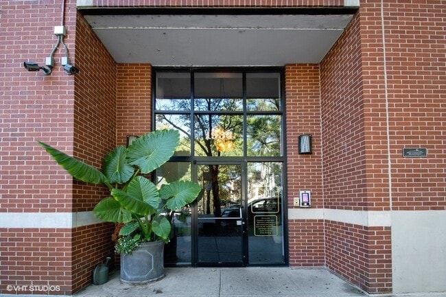 Building Photo - 1934 N Washtenaw Ave