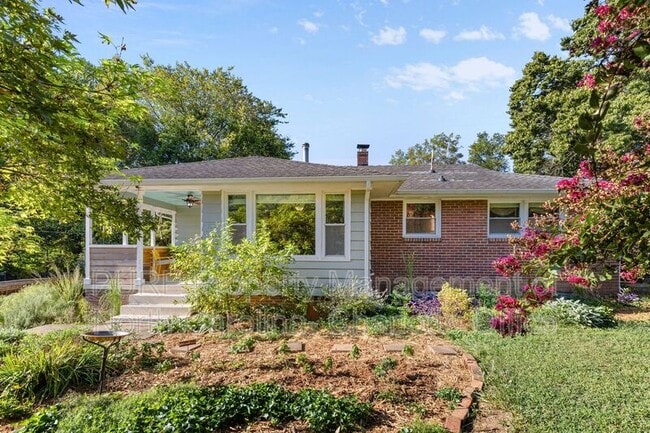 Foto del edificio - 1638 Academy St