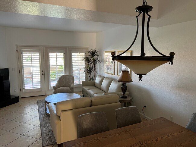 Foto del edificio - 6137 N 28th Pl