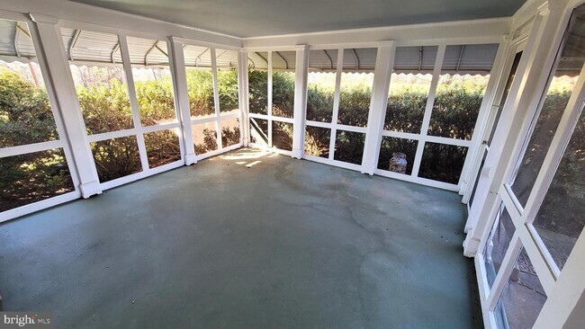 Building Photo - 3588 Birdsville Rd