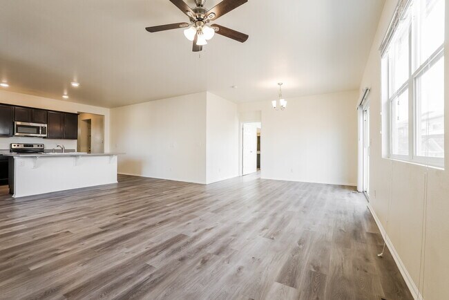 Building Photo - 535 Hermosa St