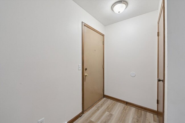Building Photo - 5427-5433 Glenridge
